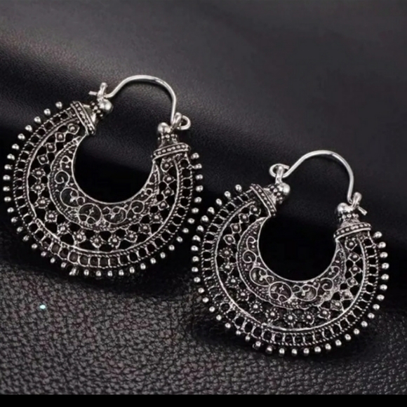 NWT BOHO Gypsy Style Earrings - Picture 2 of 8